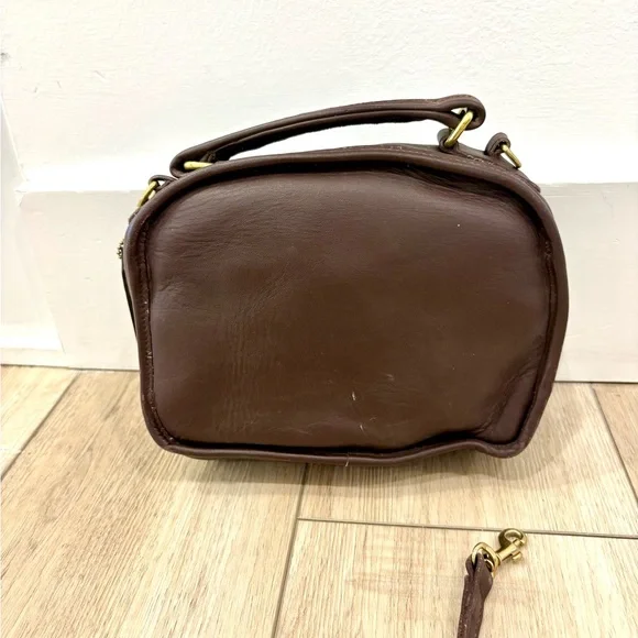 Vintage Coach chocolate brown Leather crossbody purse - Picture 4 of 5